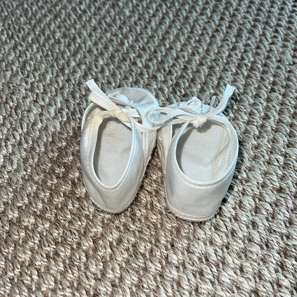 Nordstrom White Baby Walker Shoes size Newborn to 6 months